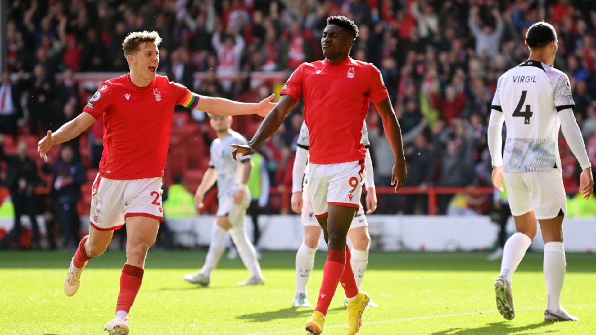 四节轮换策 四节轮换策